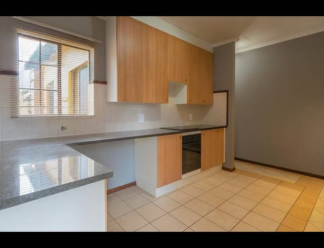 2 BEDROOM TOWNHOUSE FOR SALE IN EQUESTRIA